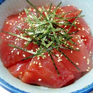 まぐろの漬け丼